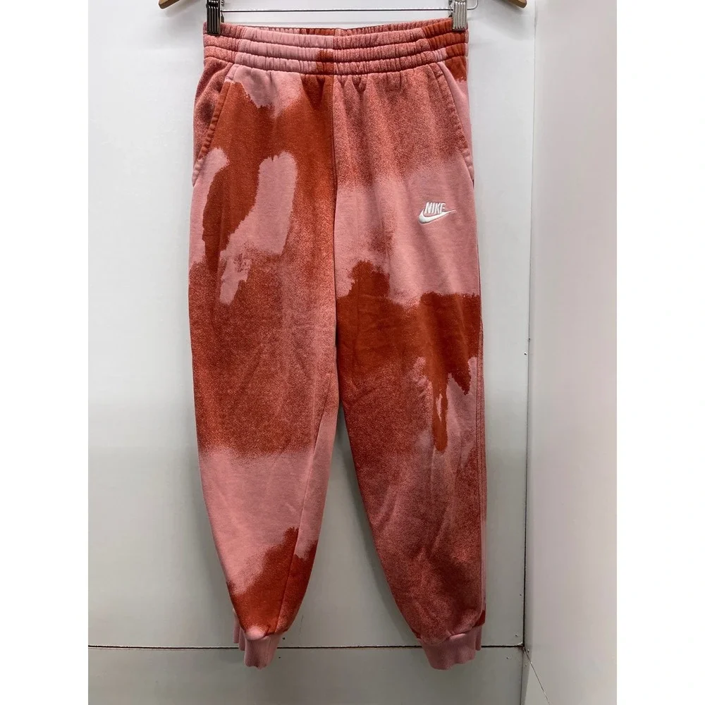 Nike sportswear club